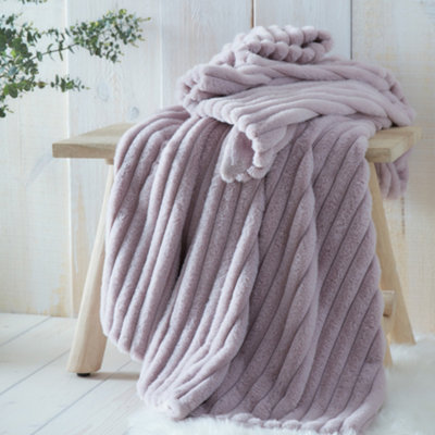 Appletree Morritz Super Soft Faux Fur Throw