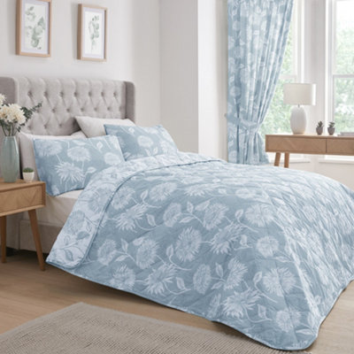 Dreams & Drapes Chrysanthemum Reversible Bedspread Blue