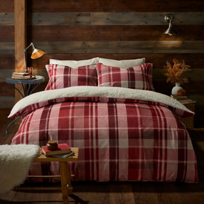 Fusion Strata Red Check Fleece Duvet Cover – King Size (230 x 220cm) – Reversible Tartan Design – Burgundy Flannelette Bedding – Teddy Bear & White Fleece Quilt Cover - Image 7