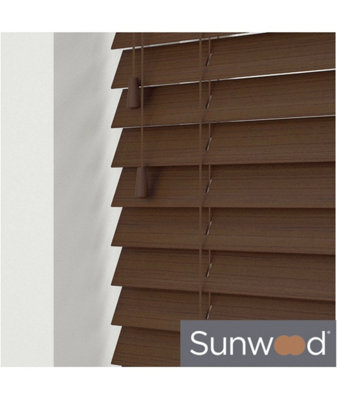 150Cm Chocolate Faux Wood Venetian With Strings 120Cm Drop from B&Q