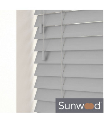 120Cm Dove Grey Faux Wood Venetian With Strings 120Cm Drop from B&Q