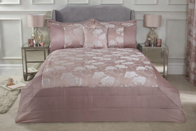 English Garden Bedspread In Blush Pink from B&Q