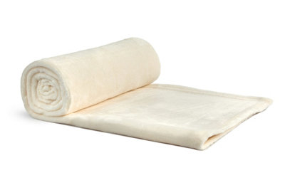 Plush Collection Flannel Fleece Super Soft Throw from B&Q
