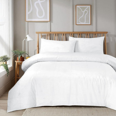 B&Q Super Soft Plain Duvet Set In - Double White