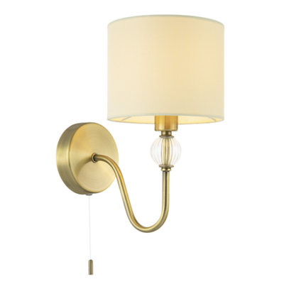 Happy Homewares Traditional Bedside Wall In Antique Brass With Pull Switch And Shade Light