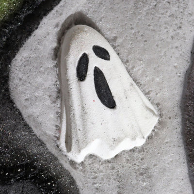 Serenityy Ghost Halloween Bath Bomb 65GShrink-Wrapped Spooky Scent from B&Q