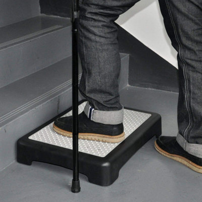 Half-Step Rubber Mobility Mat With Non-Slip SurfacePortable And Weather-Resistant For Elderly Aid from B&Q