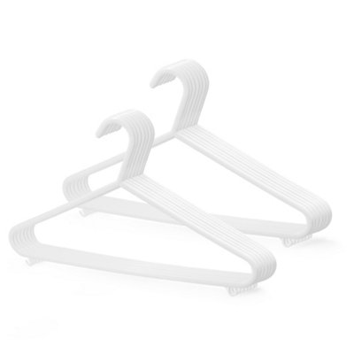 Keplin Adult Plastic Coat Hangers 25PkWhite ColourStrong Clothes Hangers For Clothes Rail & ClosetClothing Hanger from B&Q