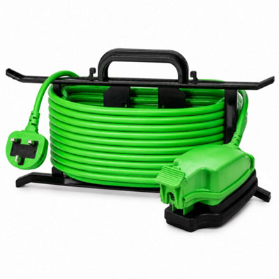 B&Q -  10M Weatherproof Extension Cable 1 Socket 13 Amp Outdoor Lead Waterproof Ip54 Durable Green Cable For Garden