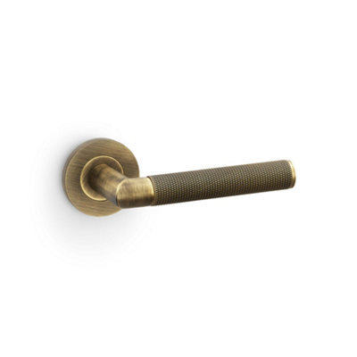 Alexander & Wilks Harrier Knurled Lever On Round RoseAntique Brass from B&Q