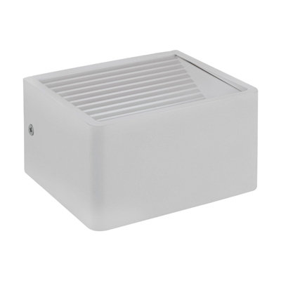  - Stylish Ip44 Outdoor Wall Light In White Aluminium With Built-In 6W Led