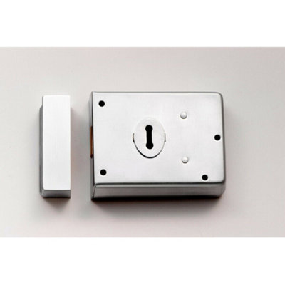Traditional Contract Rim Deadlock 102 X 76mm Polished Chrome Door Latch from B&Q