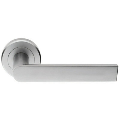  - Pair Flat Rectangular Bar Handle On Round Rose Concealed Fix Satin Chrome