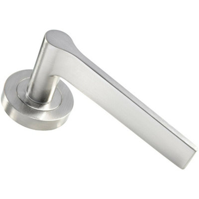 B&Q Pair Straight Rounded Handle On Round Rose Concealed Fix Satin Nickel