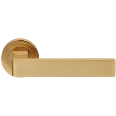 B&Q Pair Straight Square Handle On Round Rose Concealed Fix Satin Brass