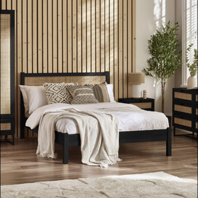 Julian Bowen Padstow 150Cm King Black Rattan Effect Bed from B&Q