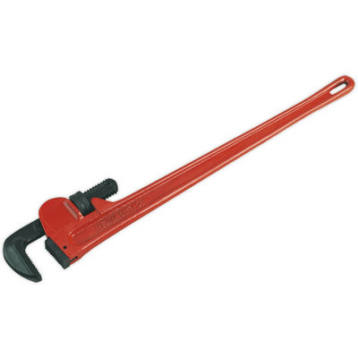 915mm Heavy-Duty Cast Steel Pipe Wrench With Carbon Steel Jaws For Professional Use from B&Q