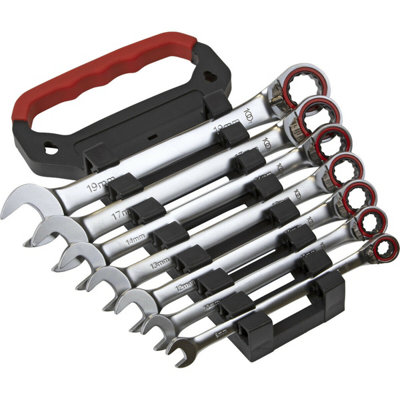 7-Piece Reversible Ratchet Spanner Set12 Point Metric Sockets For Tight Spaces from B&Q
