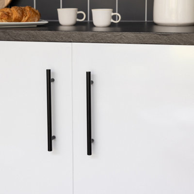 B&Q -  Glossy White 90Cm X 2.1M Self-Adhesive Vinyl Wrap For Doors And Furniture