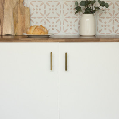 B&Q -  Matt Off White 45Cm X 2M Self-Adhesive Vinyl Wrap For Doors And Furniture