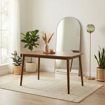 Furniturebox Uk Lynton Small Walnut Effect Solid Wood Dining Table Dark