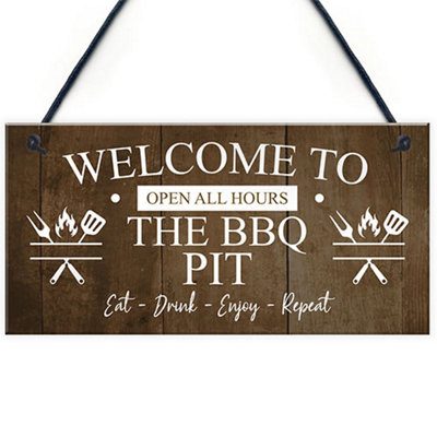Red Ocean The Bbq Pit Hanging Outdoor Garden Barbecue Gift Barbecuing Area Sign from B&Q