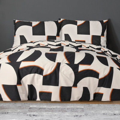 B&Q Smart Living Luxury Reversible Polycotton Easy Care Bedding Quilt Cover, Textured Duvet Cover Set, Bed Covers - Connected Geo