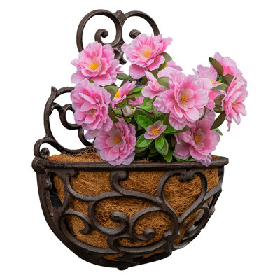 Woodside Cast Iron Wall Mounted Hanging Garden Planter Basket With Coco Liner from B&Q