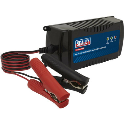 B&Q 12V 8A Automatic Battery Charger & Maintainer - 40Ah To 120Ah Batteries - 230V