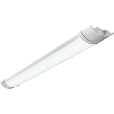 2Ft Ip65 Flush Batten Light18W Daylight White LedOpal & Gloss White Pc from B&Q