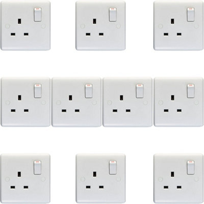 B&Q -  10 Pack 1 Gang Double Pole 13A Switched Uk Plug SocketWhite Wall Power Outlet