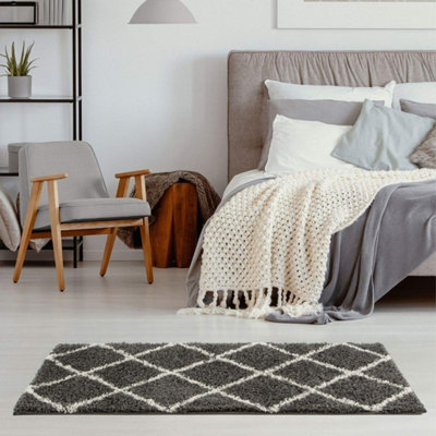 B&Q -  Moroccan Shaggy Rugs And Runners Soft Fluffy Diamond Design High Pile Dark Grey And Ivory Living Room Kitchen Hallway 540