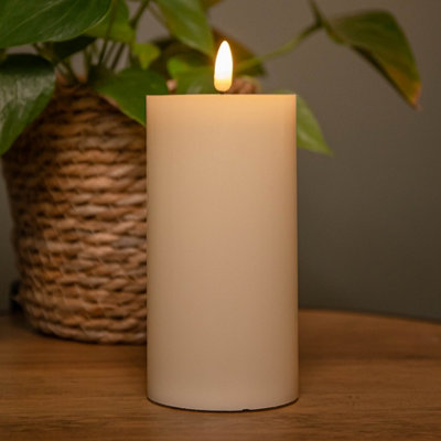B&Q -  7.5Cm X 15Cm Cream Wax Melted Pool Effect Candle With Timer Function And Warm White Led