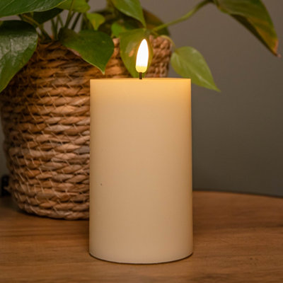 Samuel Alexander 7.5Cm X 12.5Cm Cream Wax Melted Pool Effect Candle With Timer Function And Warm White Led