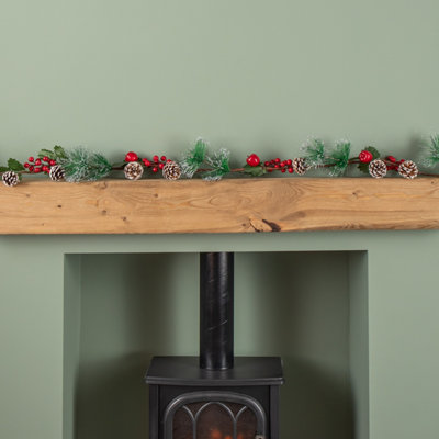 B&Q -  1.5M Christmas Berry Garland With Pinecones And Silver Glitter Tips