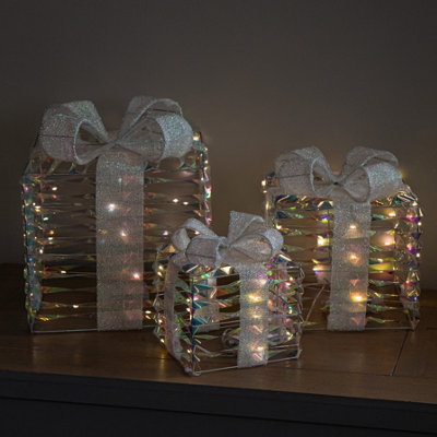 B&Q -  30Cm Set Of 3 Battery Operated Light Up Star Shimmer Christmas Parcels With 90 Warm White Leds