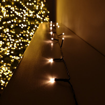 B&Q -  20M Battery Operated Multi-Action Christmas String Lights With 200 Vintage Gold Leds
