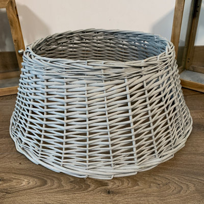 Rackhams Light/Grey 40/58Cm Samuel Alexander Deluxe Wicker Willow Christmas Tree Skirt - Medium - Image 3