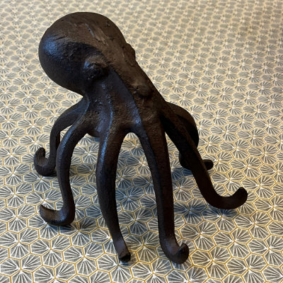 Selections Cast Iron Octopus Phone Holder