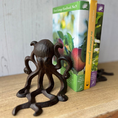 Selections Cast Iron Octopus Decorative Bookends (Set Of 2) from B&Q