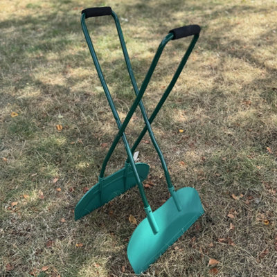 Selections Long Handled Foam Grip Leaf Collecting Grabs from B&Q