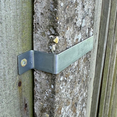 Selections Fence Panel Security Brackets Set (20 Pack) Galvanized Steel Post Clips For 100mm Posts from B&Q