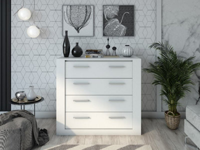 Arte Idea 10 Contemporary Chest Of Drawers Silver Handles 4 Drawers White (H)910mm (W)1000mm (D)420mm from B&Q