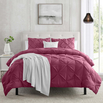 Ameha Pintuck Duvet Cover With Pillowcase Burgundy Double 200X200Cm Pinch Pleat Diamond Design Skin-Friendly from B&Q