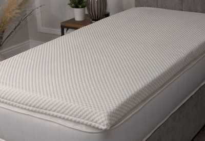 Starlight Beds Memory Foam Topper With Free Luxury Bubble Cover2 Inch DeepSmall Single from B&Q