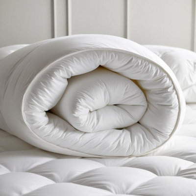 Imperial Rooms 7.5 Tog Duvet King230X220Cm All-Season ComfortBreathable & Allergy-Resistant Hollowfibre from B&Q