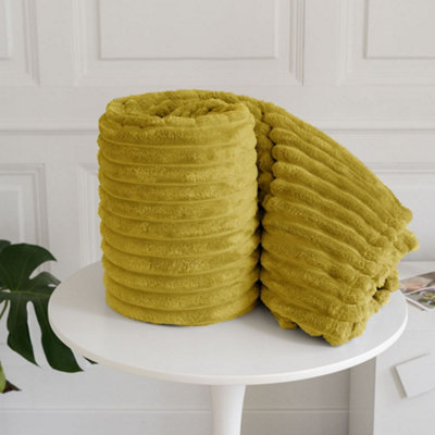 Homes & Linen Chunky Ribbed Cord Faux Fur Velvet Touch Sofa Bed Throwover Soft Touch Blanket Ochre  (150 X 200Cm)