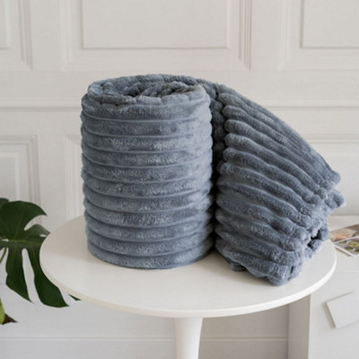 Homes & Linen Chunky Ribbed Cord Faux Fur Velvet Touch Sofa Bed Throwover Soft Touch Blanket Silver  (150 X 200Cm)