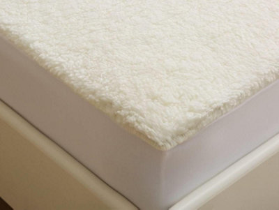 Homes & Linen Under Fleece Blanket Teddy Bear Fleecy Mattress Topper Protector Under Blanket Winter Warm Cosy Protector from B&Q