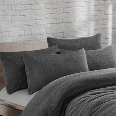 Homes & Linen Teddy Fleece Warm And Cosy Plush Fluffy Cuddly Thermal Pair Pillow Case from B&Q
